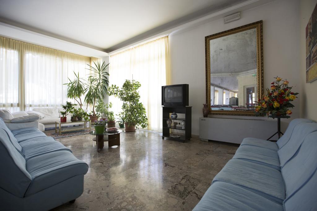 Hotel Europa Ρίμινι Εξωτερικό φωτογραφία
