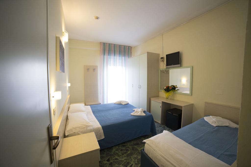 Hotel Europa Ρίμινι Εξωτερικό φωτογραφία