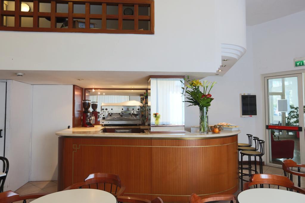 Hotel Europa Ρίμινι Εξωτερικό φωτογραφία