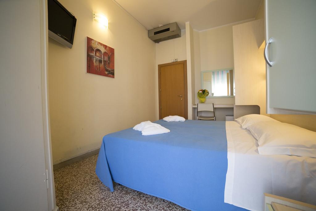 Hotel Europa Ρίμινι Εξωτερικό φωτογραφία