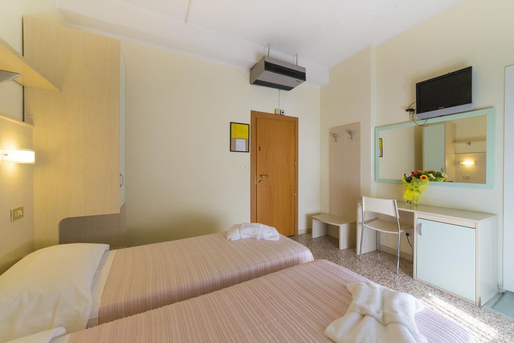 Hotel Europa Ρίμινι Εξωτερικό φωτογραφία