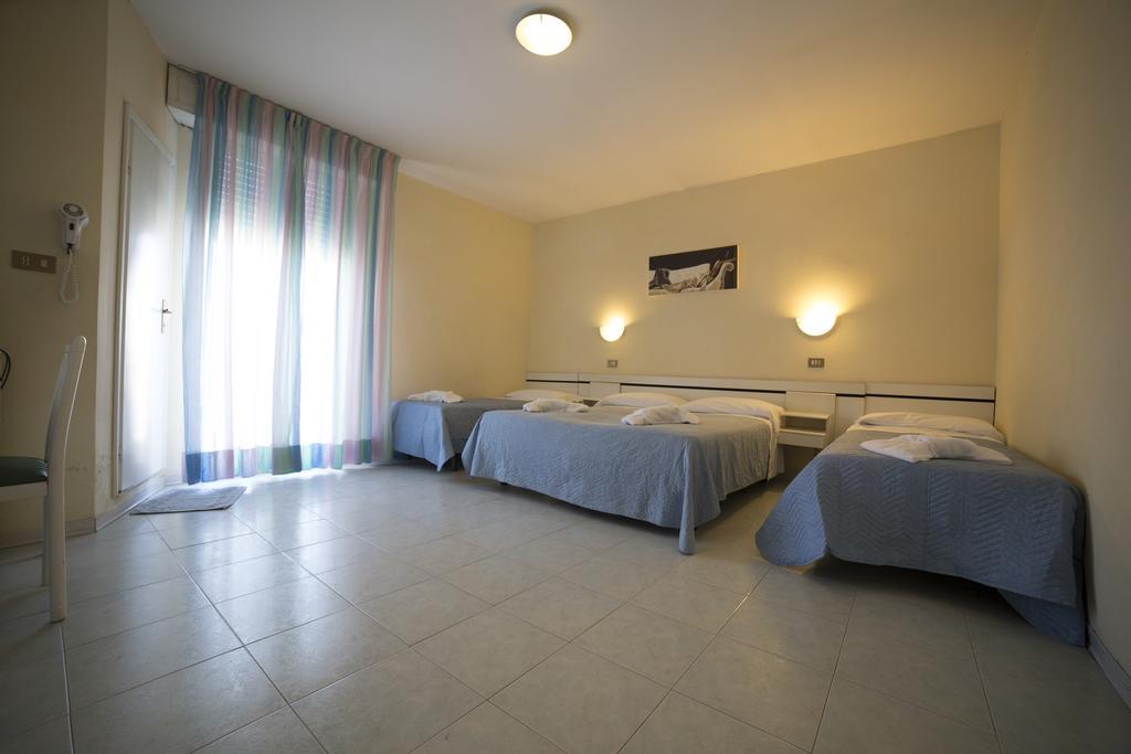 Hotel Europa Ρίμινι Εξωτερικό φωτογραφία