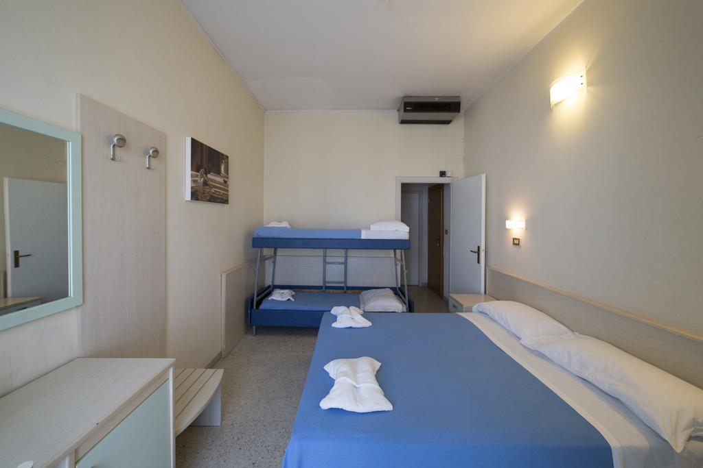 Hotel Europa Ρίμινι Εξωτερικό φωτογραφία