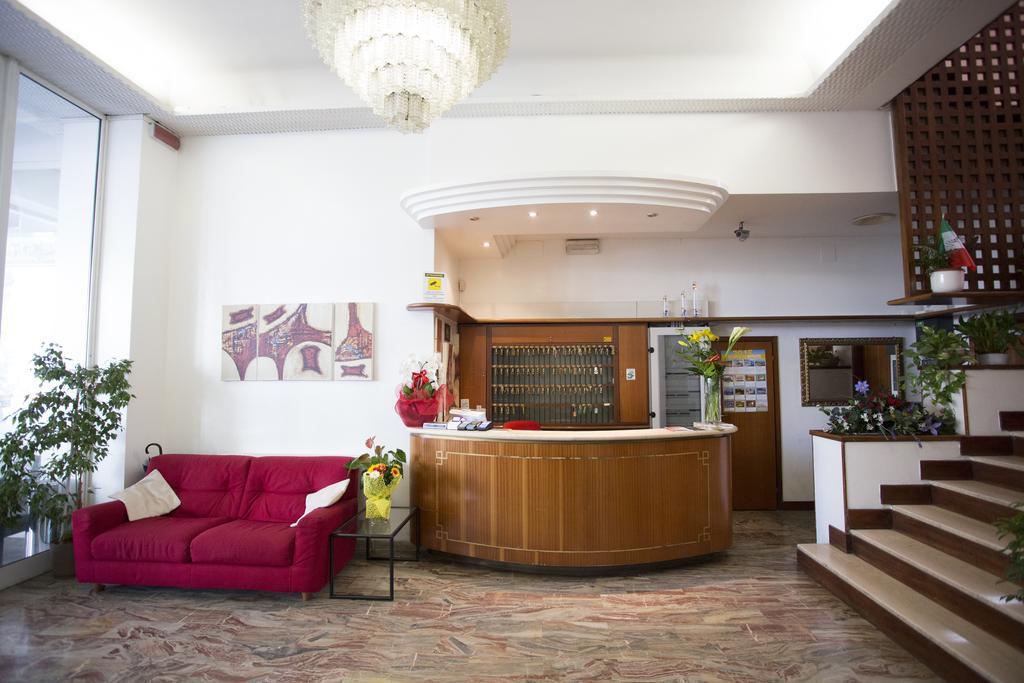 Hotel Europa Ρίμινι Εξωτερικό φωτογραφία