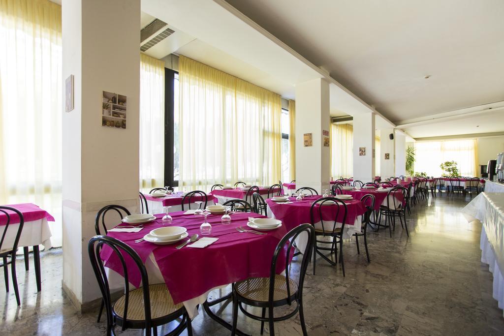 Hotel Europa Ρίμινι Εξωτερικό φωτογραφία