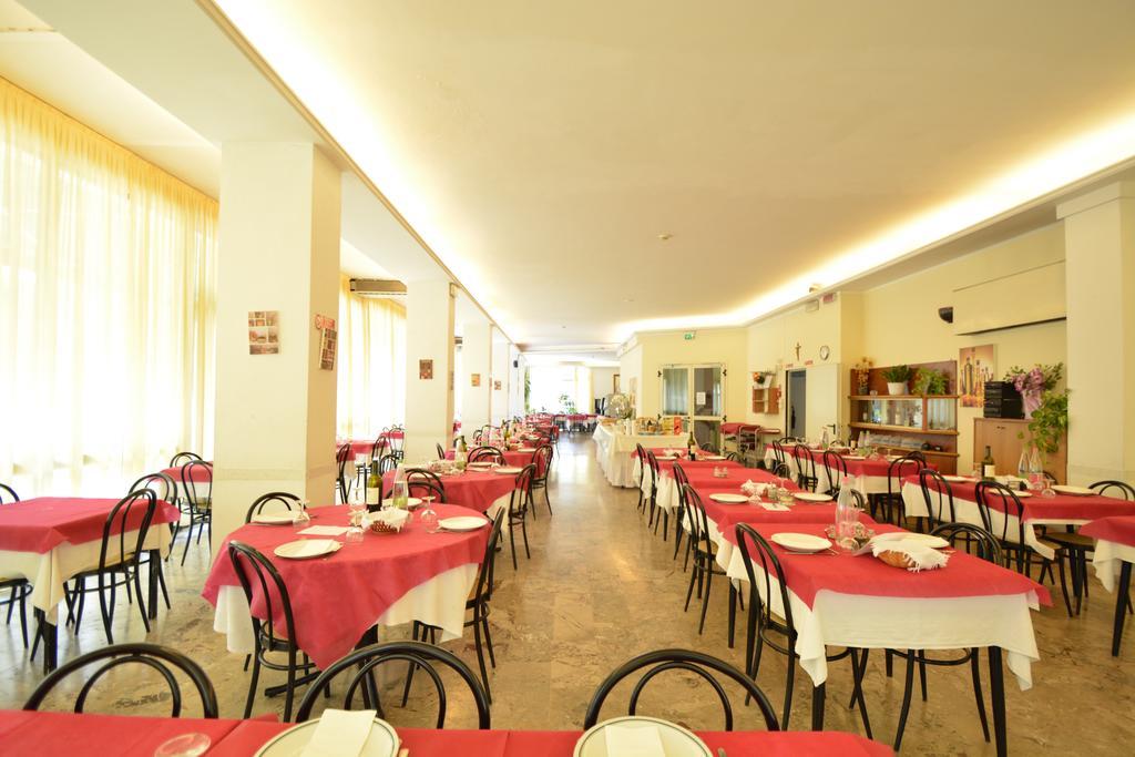 Hotel Europa Ρίμινι Εξωτερικό φωτογραφία